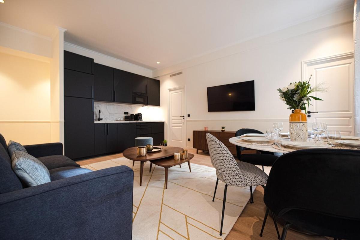 Luxury 3 Bedrooms Flat - Grands Boulevards Parijs